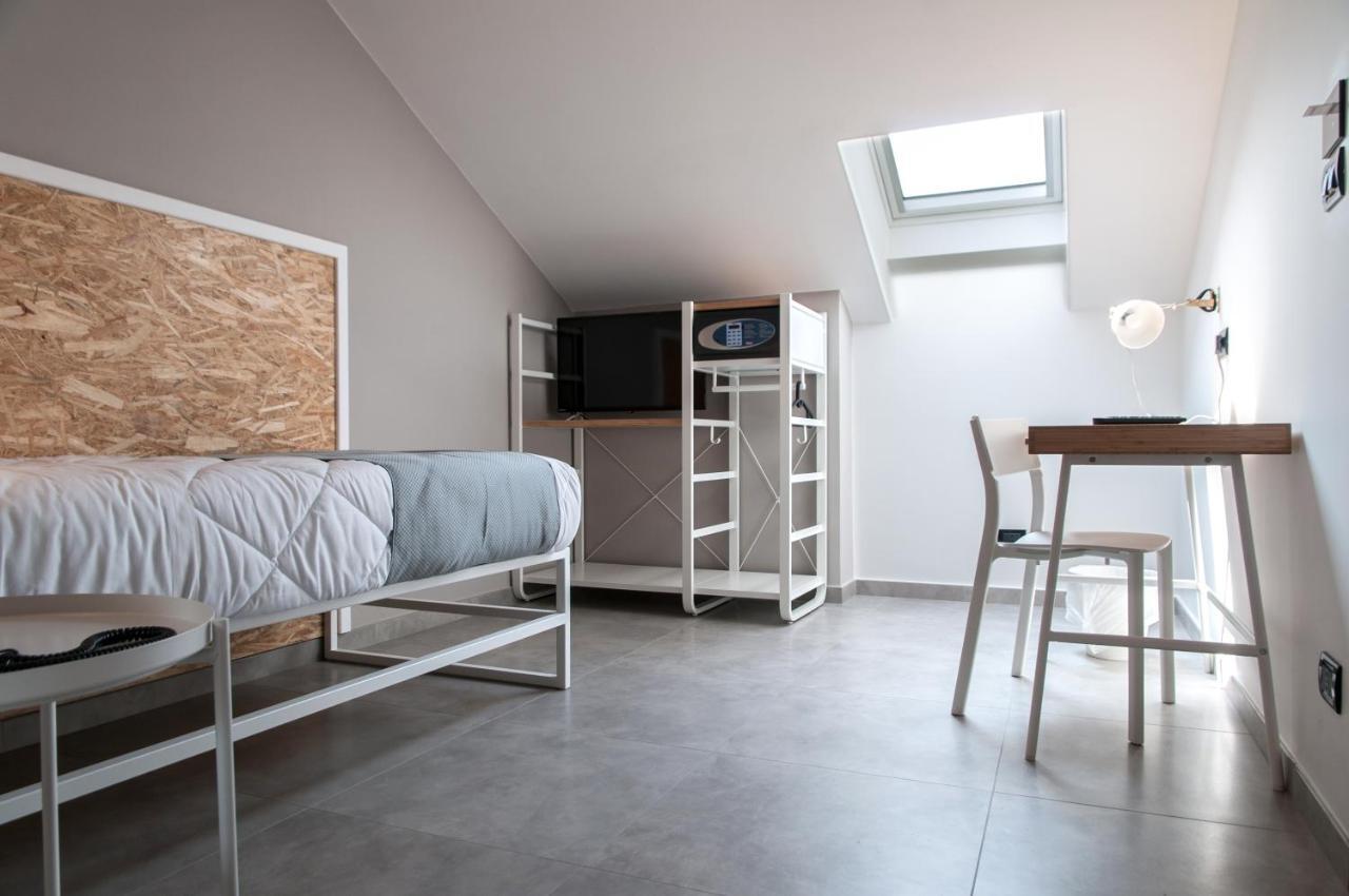 Superior Single Room Attic,1558117288:JPEG